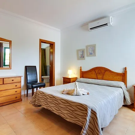 Maciot- Three-bedroom Villa
